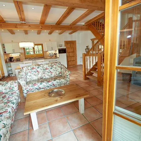 Strandschloesschen - Haushaelfte 4 بيت للعطل