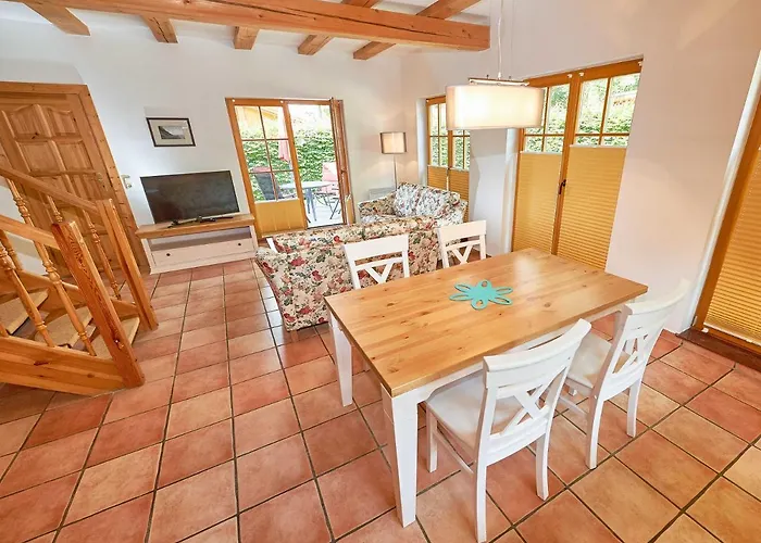 Ferienhaus Strandschlösschen - House Half 4 *